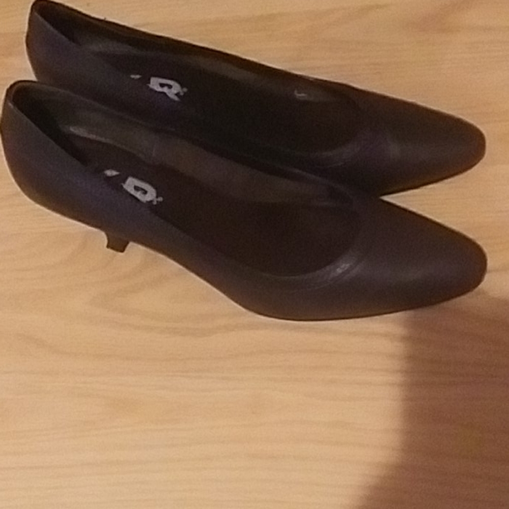 Kim Rogers slightly worn brown heels